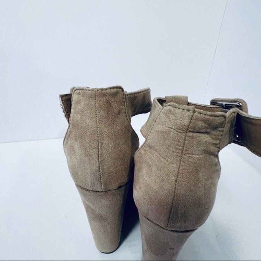 Wild‎ Diva Lounge Women's Nude Suede Wedge Sandals with Ankle Strap Size 6 - Picture 11 of 12